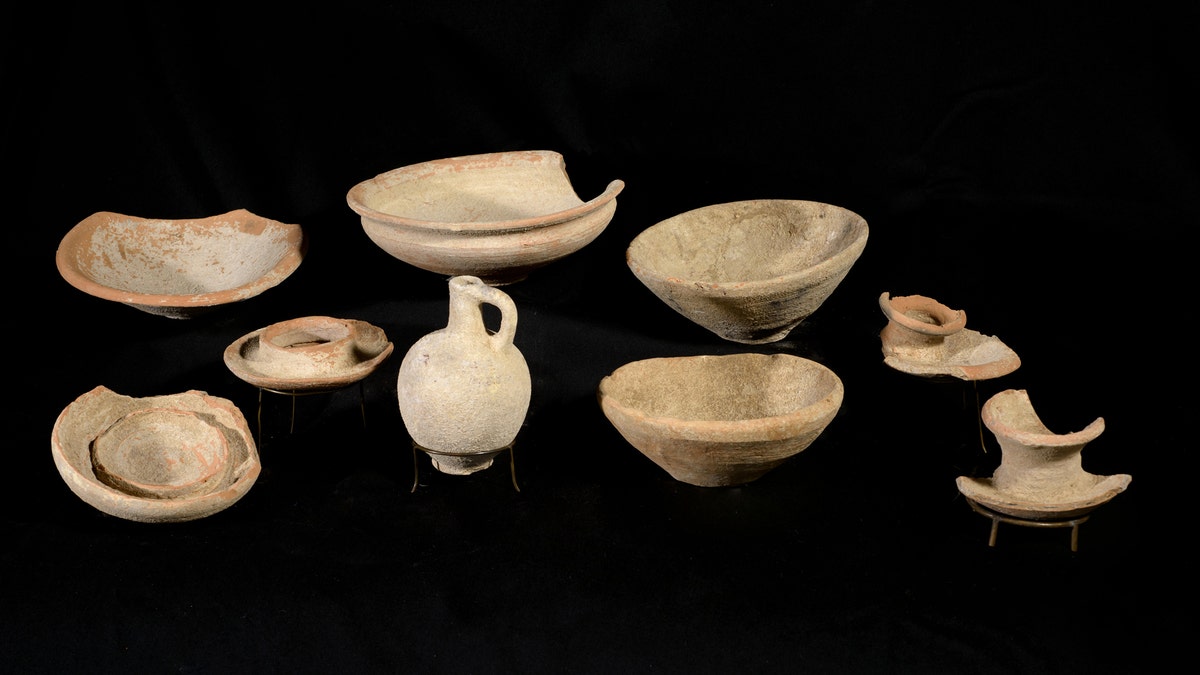 Pottery vessels discovered at the fortress. (Dafna Gazit, Israel Antiquities Authority)<br><br><br>