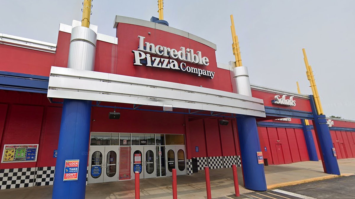 Incredible Pizza Company. (Google Maps).