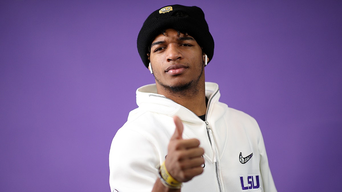 LSU star Ja'Marr Chase, the nation's top WR, opts out of season