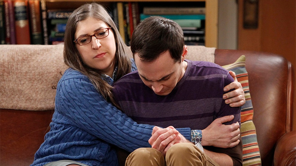 Jim Parsons and Mayim Bialik filming "The Big Bang Theory."
