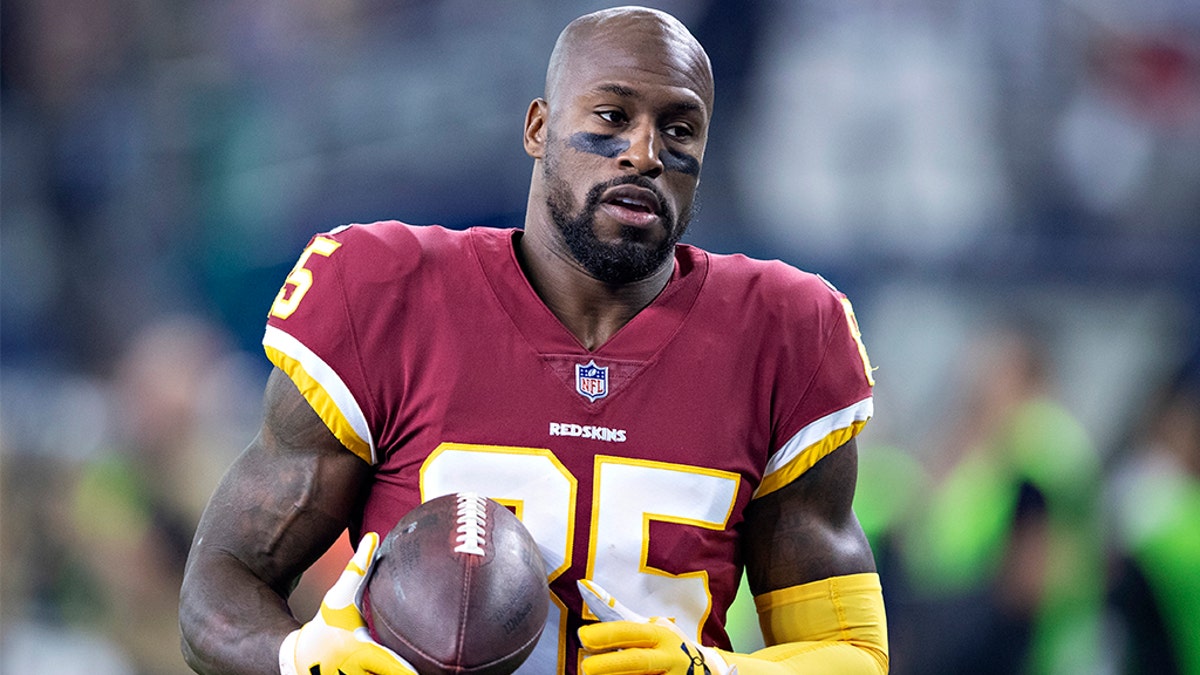 Ex NFL star Vernon Davis advocates for athletes to use Q Collar