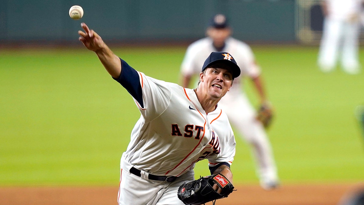 Astros' Zack Greinke calls out pitches to catcher, still gets SF Giants  batter out