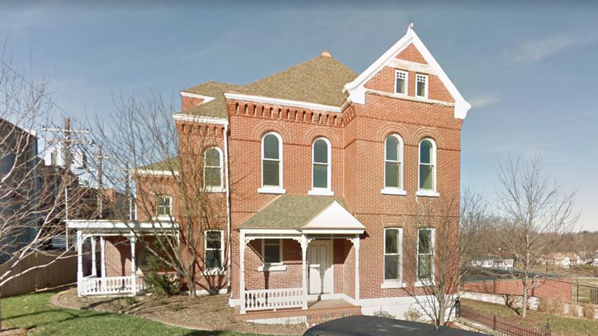 Missouri Home Listed For $350G Comes With 'legitimate Jail' In Basement ...