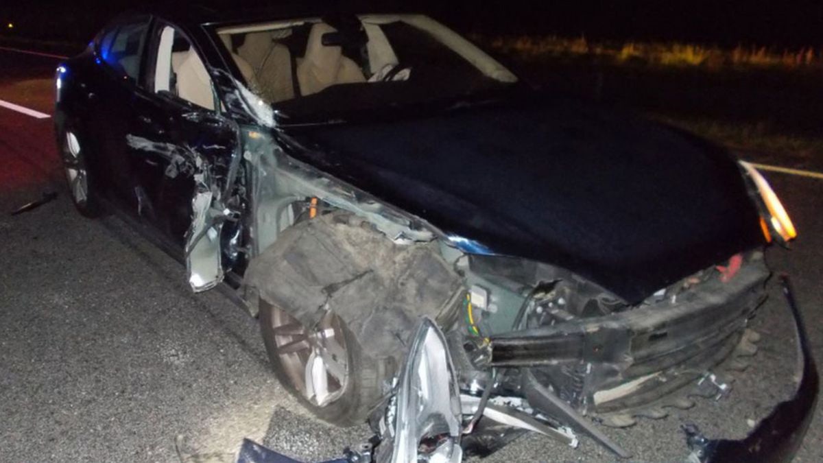 Police said the driver told them he was watching a movie.<br>
