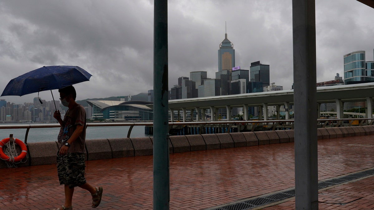 Typhoon Higos weakened to a strong topical storm after making landfall in Zhuhai city on Wednesday morning on China's southern coast.