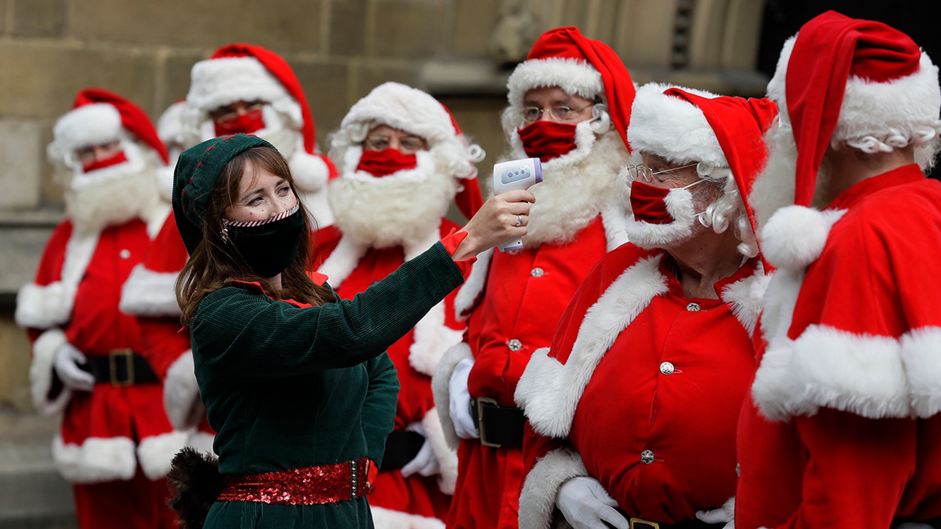 Santa has. Запрет Рождества в Европе.