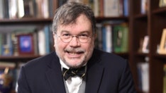 Tucker Carlson slams COVID 'nutcase from Baylor' Peter Hotez for 'discrediting American medicine'