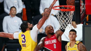 Anthony Davis helps Lakers rout Trail Blazers to tie series