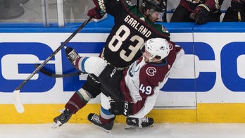 Avalanche overwhelm Coyotes 7-1 to take 3-1 series lead