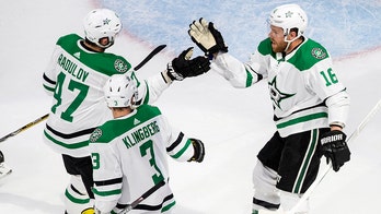 Stars use 4-goal 2nd to beat Avs, take 2-0 lead in series