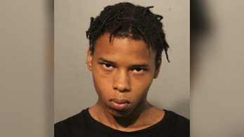 Chicago police say looter livestreamed himself burglarizing ATM with hammer