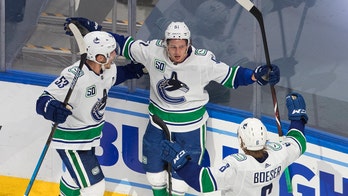 Horvat scores twice, Canucks beat Blues 5-2 in series opener