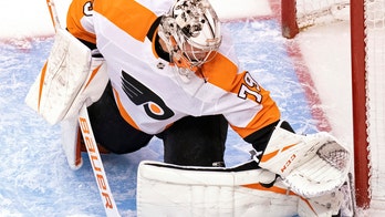 Flyers clinch top seed in East with 4-1 win over Lightning