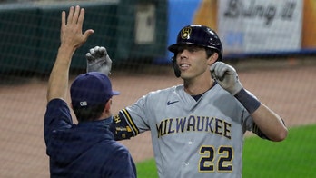 Brewers' Christian Yelich hits 'the luckiest home run in baseball history' vs. White Sox
