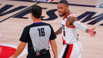 Portland's Lillard injures knee in Game 4 against Lakers