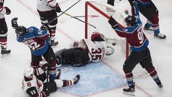Avalanche score 3 third-period goals to beat Coyotes 3-0
