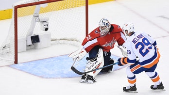 Islanders play Trotz hockey, take 2-0 series lead on Caps