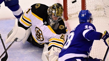 Palat's OT goal lifts Lightning over Bruins 4-3 in Game 2