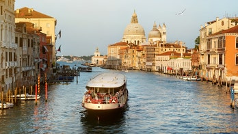 Tourist in Venice pushed off boat by other passengers for refusing to wear mask, video shows