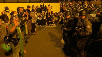 Bend, Oregon activists block ICE bus, prompting federal agents' response
