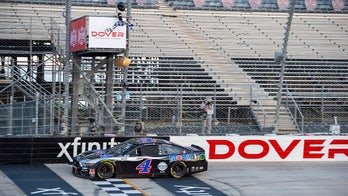 Harvick wins second race of NASCAR's Dover doubleheader to claim regular season title