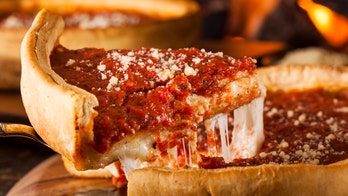 Chicago tourists are so desperate for deep-dish pizza, they are forgoing mandatory quarantine: report