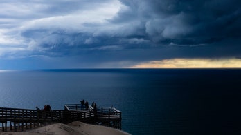 Lake Michigan to dip to 'dangerously cold' water temperatures in the 40s along some beaches: forecasters
