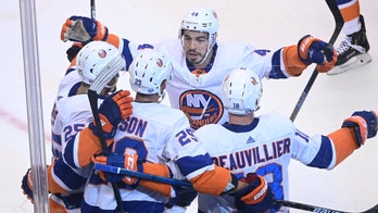 Trotz's Islanders eliminate Capitals with 4-0 win in Game 5