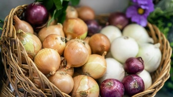 Salmonella outbreak linked to onions expands to 47 states, more than 100 hospitalized: CDC