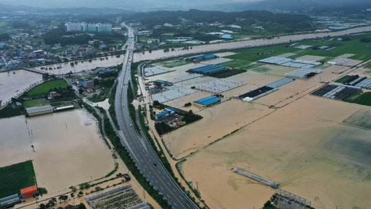 Heavy rain hammers South Korea, leaving 6 dead, 7 missing