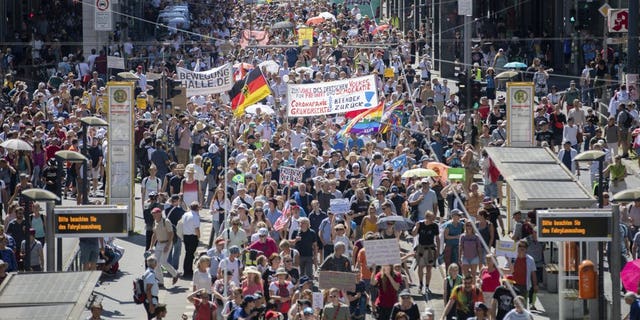 Thousands Gather For 'end Of The Pandemic' Protest In Berlin, Ignore ...