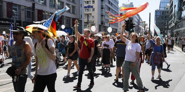 Thousands Gather For 'end Of The Pandemic' Protest In Berlin, Ignore ...