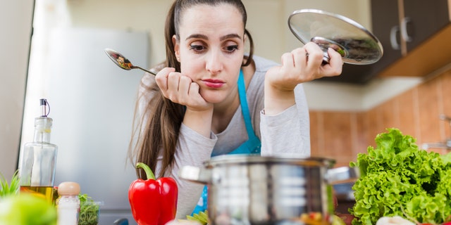 Untuk studi baru, orang diminta mengisi kuesioner tentang status puasa intermiten, impulsif, pola makan intuitif, perilaku makan yang tidak teratur, dan pola makan yang penuh perhatian.