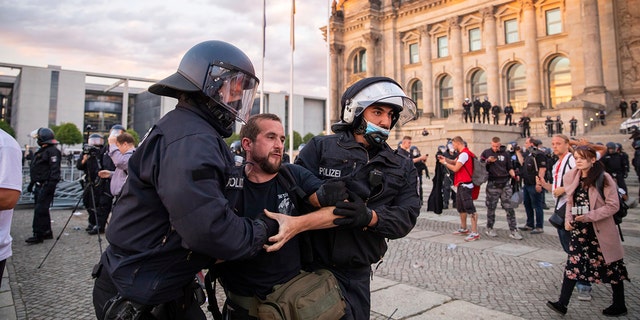 Germany Police Arrest 300 As Far-right Protesters Storm Parliament ...