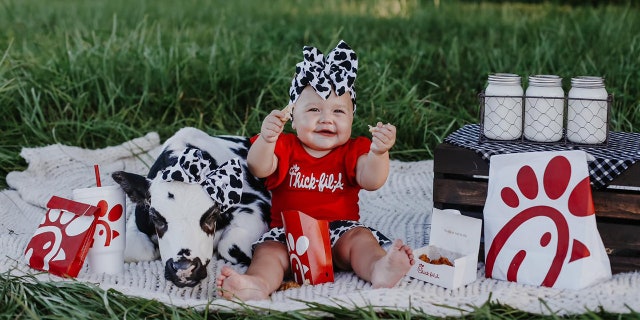 'It's heartwarming to see how much joy these pictures have brought to people all over the U.S.,' Walker told ABC News 12. (Tori Walker Photography LLC)