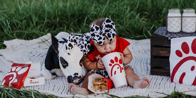 The photos, by Tori Walker Photography, have been shared more than 37,000 times. (Tori Walker Photography LLC)