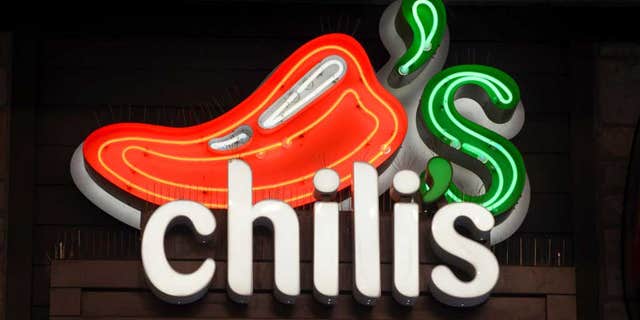 both the management of the Baton Rouge Chili’s and a spokesperson for Chili’s corporate apologized to Wallace for the incident.