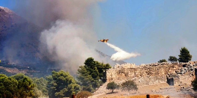 The fire that broke out at the Mycenae, one of the most popular archaeological sites in Greece, has not caused any damage to antiquities at first inspection, according the Culture Ministry.