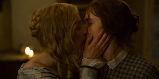 Saoirse Ronan (L) and Kate Winslet (R) in 'Ammonite'