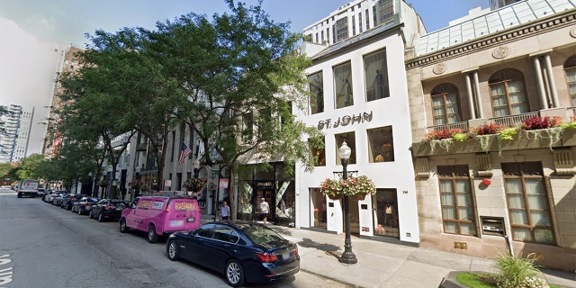 Chicago's East Oak Street (Google Earth)