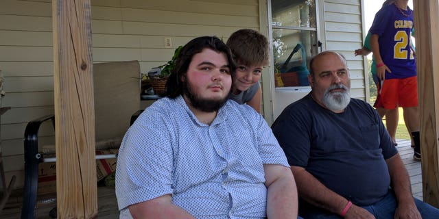 Dylan Wall vážil 425 kilogramů, když v roce 2017 maturoval na střední škole.