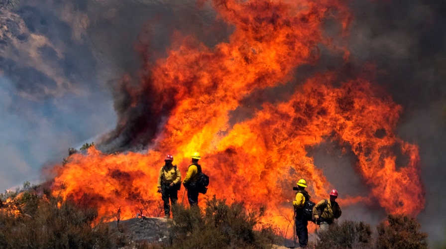 'Apple' fire explodes east of Los Angeles