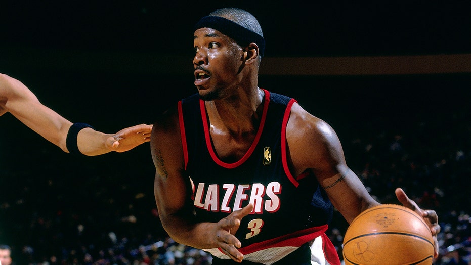 Clifford Robinson, Former NBA All-Star And Sixth Man Of The Year, Dies ...