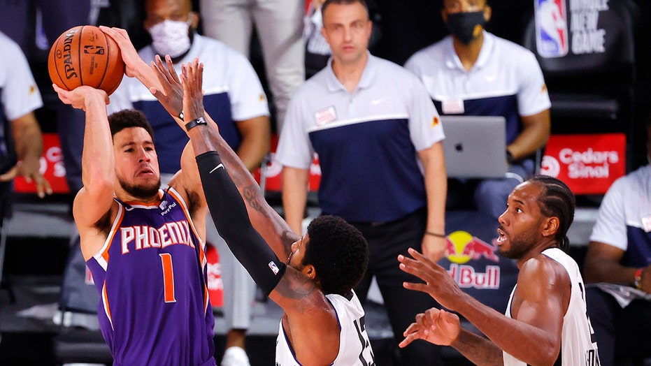 Suns' Devin Booker nails turnaround game-winning jumper over ...