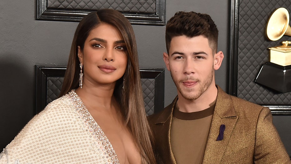 Jul 18, 2021 · nick jonas has nothing but love for wife priyanka chopra jonas! Priyanka Chopra Nick Jonas . Nick Jonas Eats Off Of Wife Priyanka Chopra S Backside In Cheeky Photo Yummy Fox News