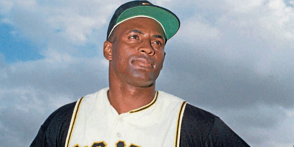 MLB allows more players to wear No. 21 to honor Roberto Clemente