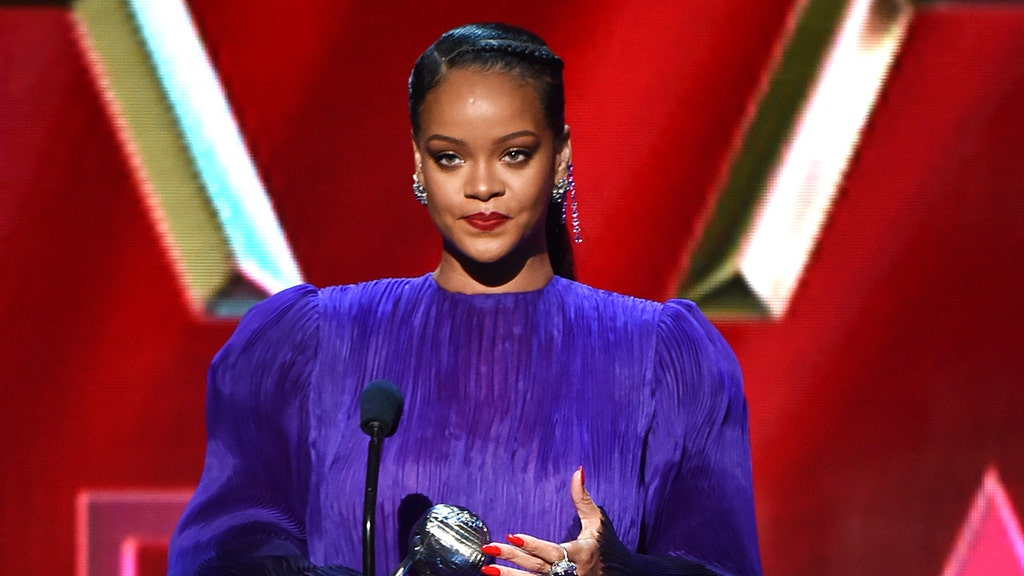 Rihanna Shocks Fans With Face Injuries Following E Scooter Accident Fox News