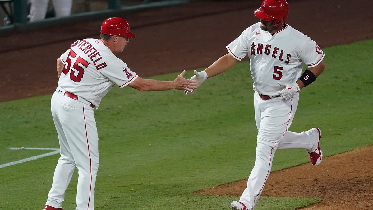 MLB on FOX - 6️⃣6️⃣0️⃣ Los Angeles Angels DH Albert Pujols just tied Willie  Mays for 5th on the all-time HR list!