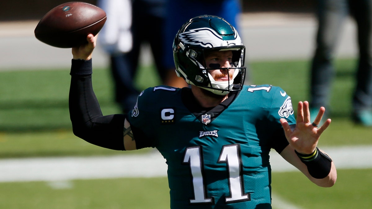 Carson Wentz 'Booed' By Digital Fans At Lincoln Financial Field During  Eagles' 37-19 Loss To Los Ang 