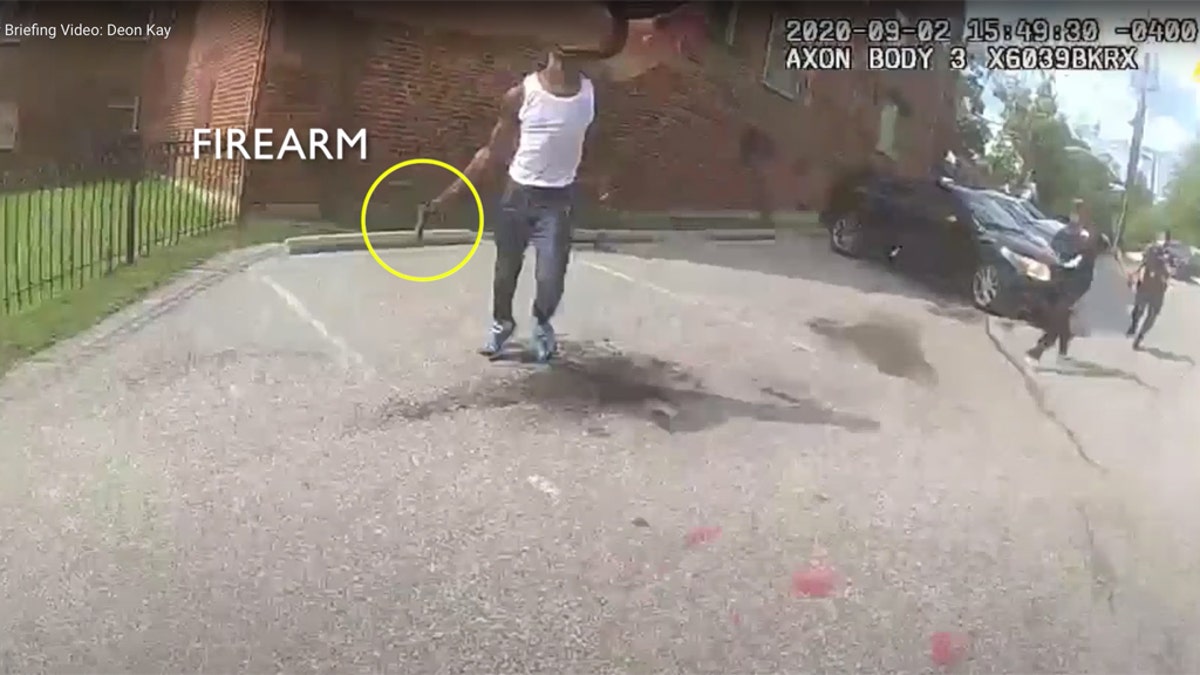 Police video appears to show Deon Kay holding a gun (Metropolitan PD Washington)